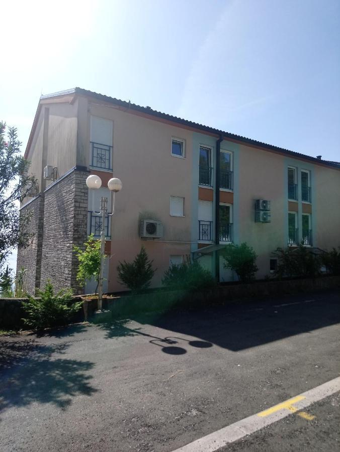 Apartments Alyssa Ičići Exterior foto